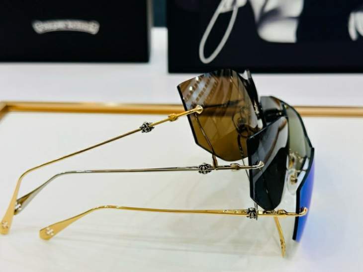 Picture of Chrome Hearts Sunglasses _SKUfw58026941fw